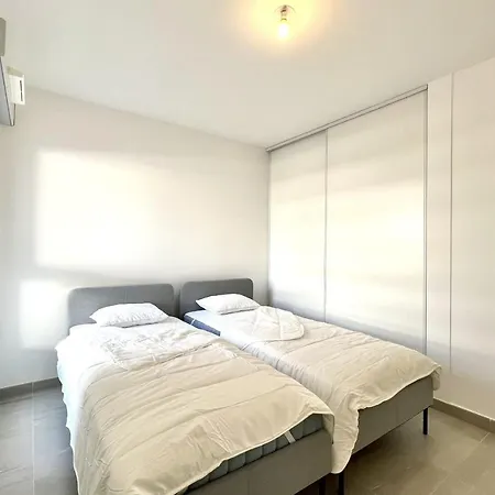 Apartment Bright And Spacious In Saint-raphael