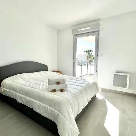 Bright And Spacious In Saint-raphael